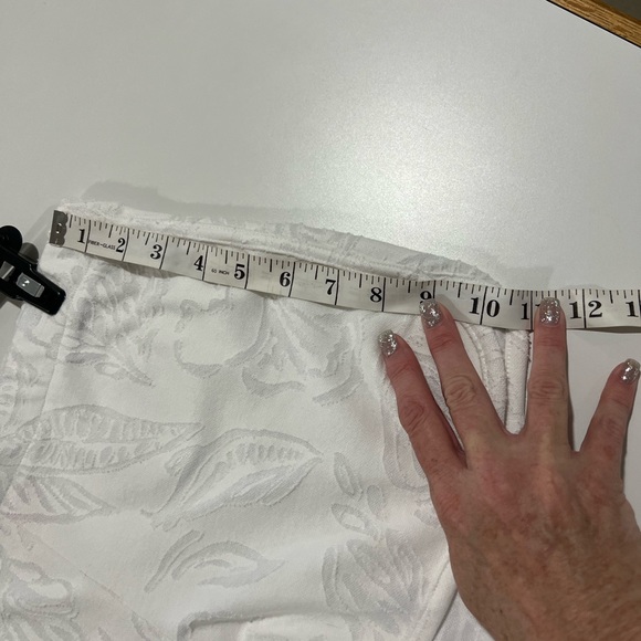 Lilly Pulitzer Short set - Picture 6 of 6